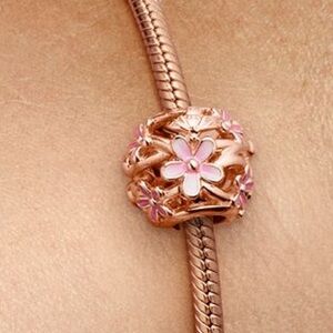 Pandora Openwork Pink Daisy Flower Charm 14k rose gold plating in Excellent con